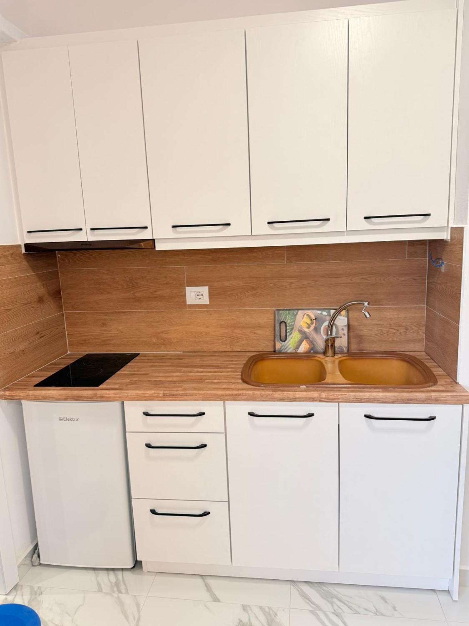 Voda Apartments Ксамил Екстериор снимка